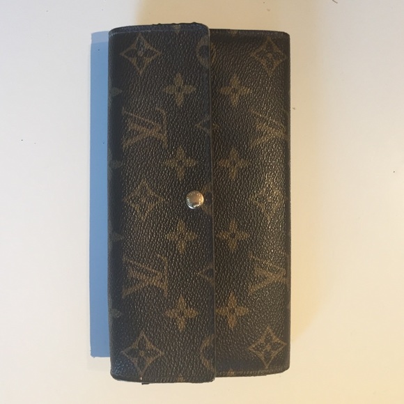Sold: Authentic Louis Vuitton Long Wallet