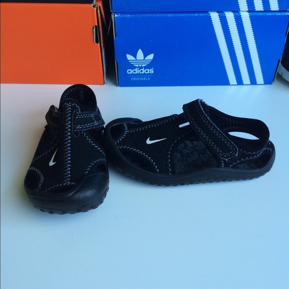 Nike Toddler Sandals Size 6