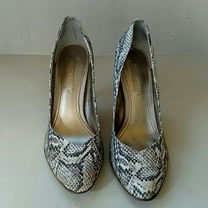 7.5 Nine West Snake skin heels