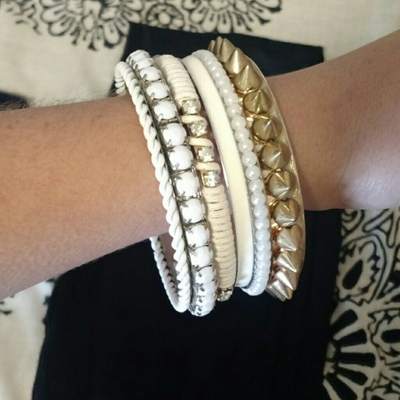 6 Bangles/bracelets