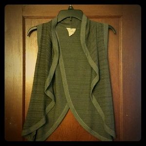 Criss cross open tank