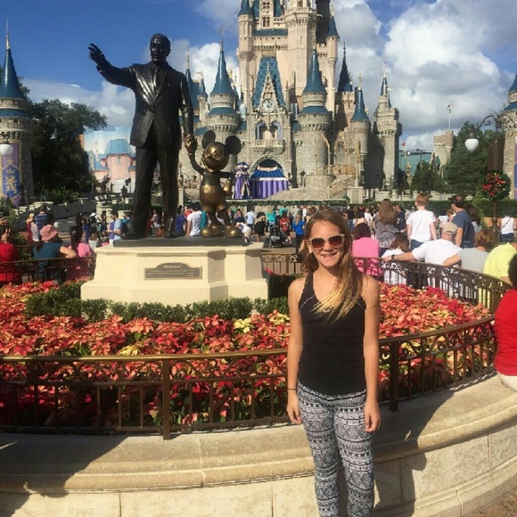 Meet your Posher, Megan - Picture 4 of 4