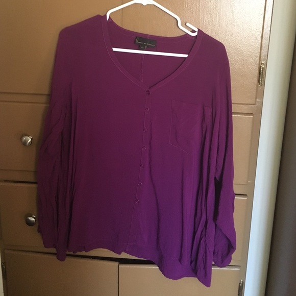 Buffalo plum colored top: size medium
