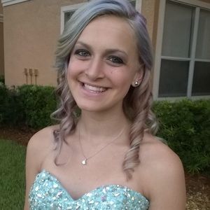 Meet your Posher, Logan