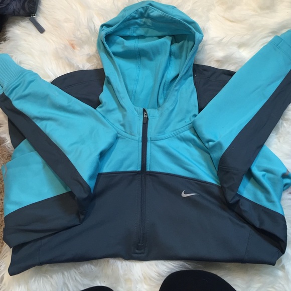 Nike dri-fit sweater