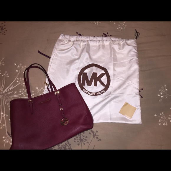 Barely used Michael Kors purse! Authentic!