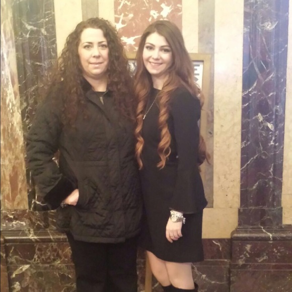 Meet your Posher, Ashley - Picture 3 of 3