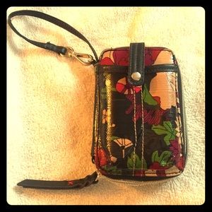 wristlet with cell phone holder