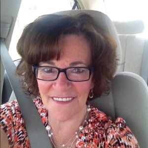Meet your Posher, Debbie