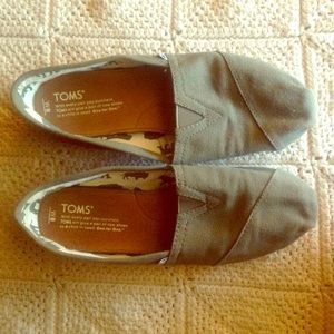 TOMS Shoes
