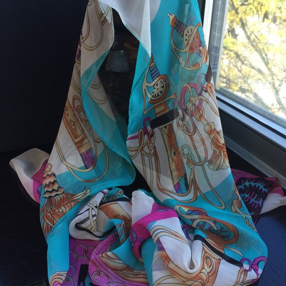 Thin fashion scarf - Picture 1 of 3