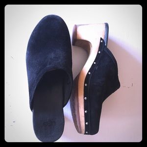 Ugg clogs