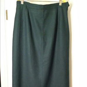 Pendleton slim skirt - excellent condition.