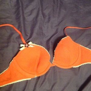 Adorable peachy orange VS pout bra