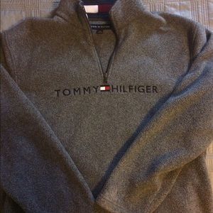 Fleece pullover with pockets