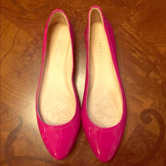 NWOT Gianni Bini Flats