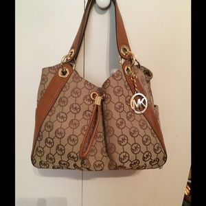 Michael Kors ludlow shoulder bag