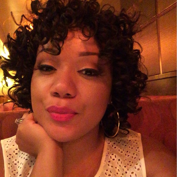 Meet your Posher, Tonnia