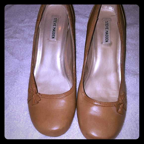 Steve Madden Leather bow embellished heels