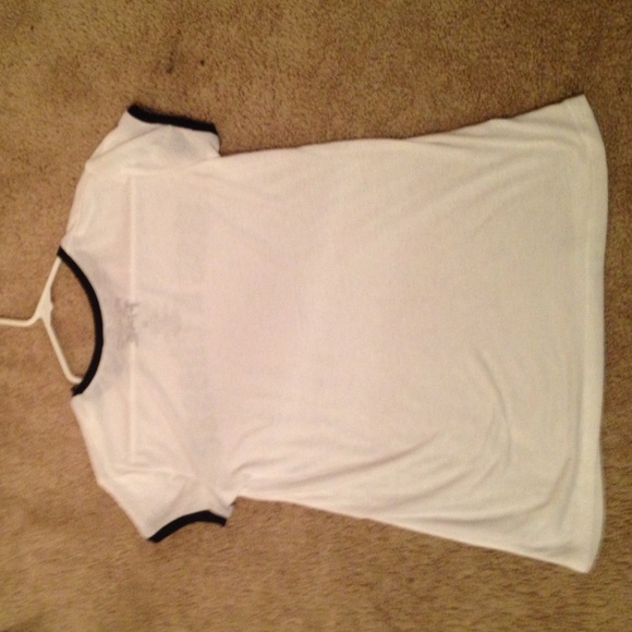 Mac and cheese white black collared cropped shirt. - Picture 3 of 4