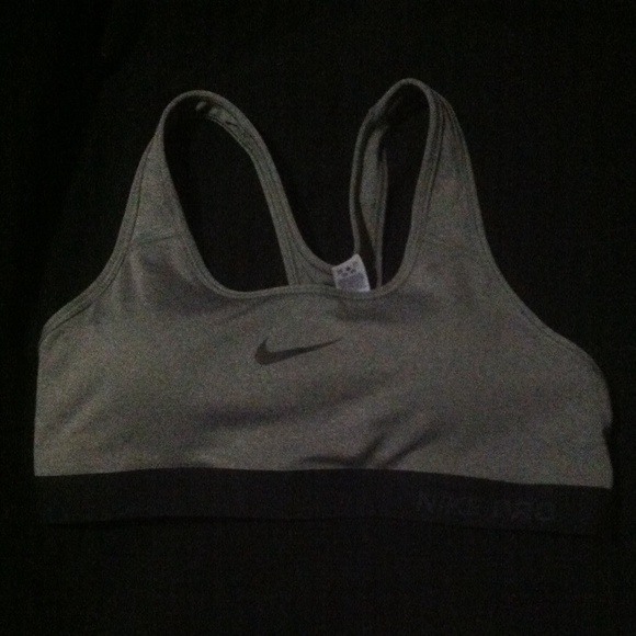 NWOT Gray Nike Pro Sports Bra