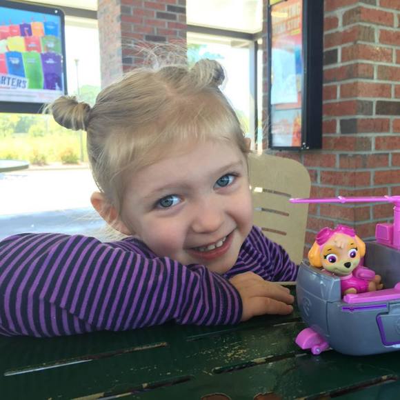 Meet your Posher, Nicole - Picture 1 of 1