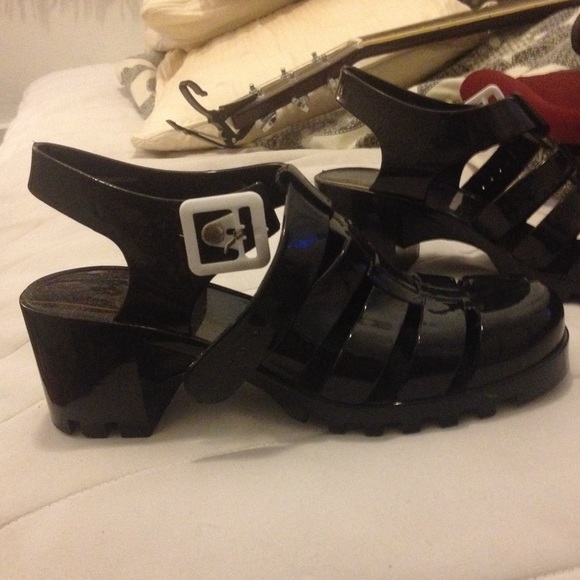 Black jellies