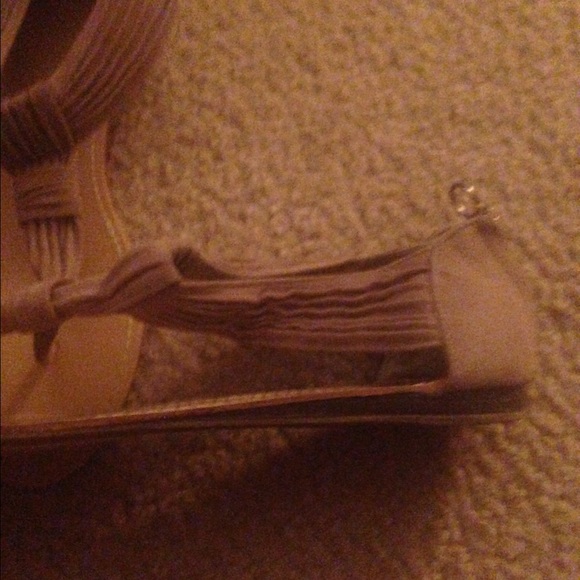 Faux suede thong sandals - Picture 2 of 3