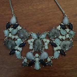 Collar necklace