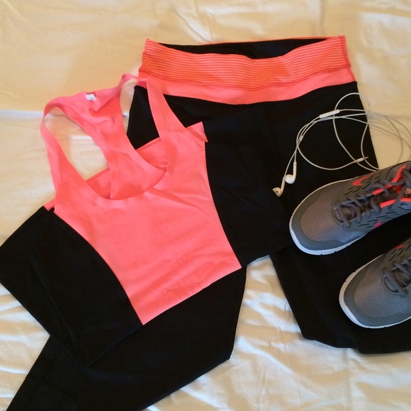 Workout Set Lululemon top and capri pants