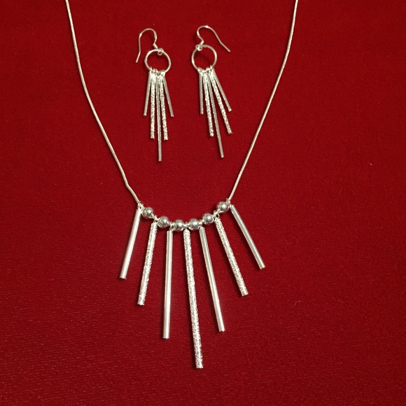 Stunning 925 Necklace & Earring Set
