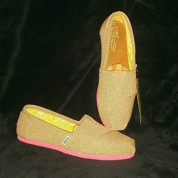 TOMS Shoes - NIB Toms Classic Grey Ferrin Pop