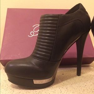 Fergie Wander Bootie
