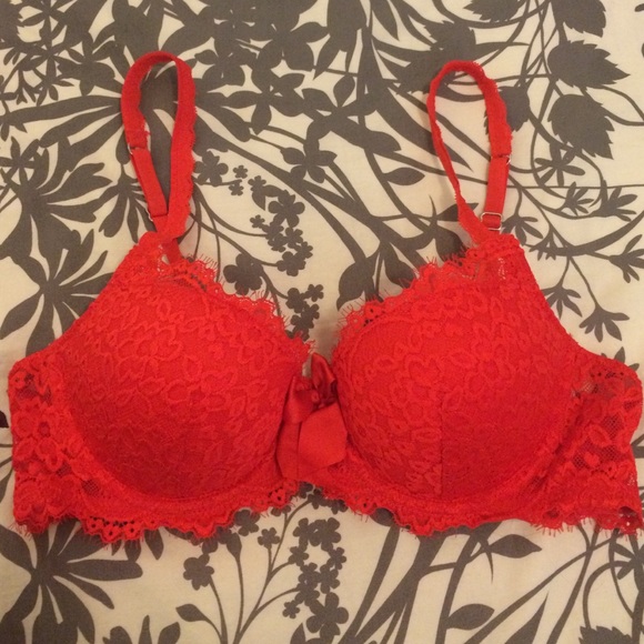 Red Aerie lace push up bra