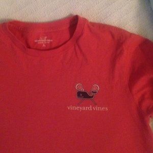 Vineyard Vines salmon/pink tshirt! Fits a small!