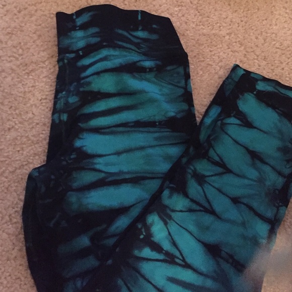 Nux tie dyed Capri leggings