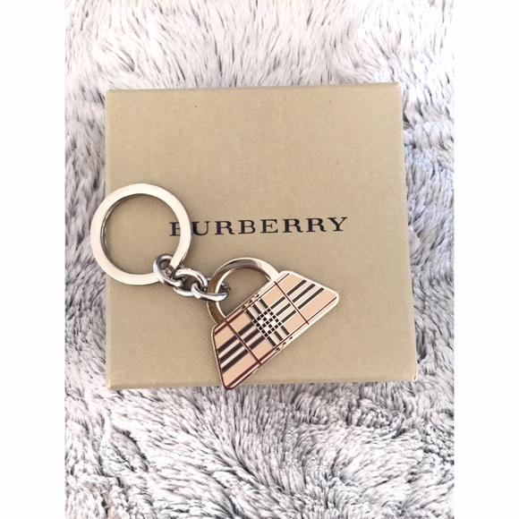 ✔️SOLD✔️NWT Burberry Keychain