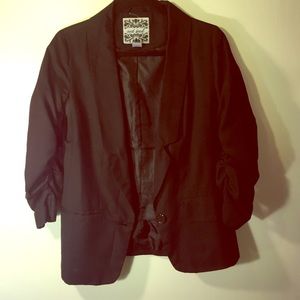 Chic Quarter Sleeve Blazer