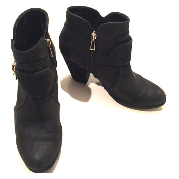 Black Vince Camuto booties
