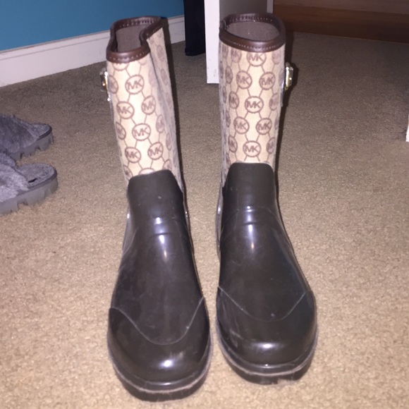 Dark brown micheal kors rain boots