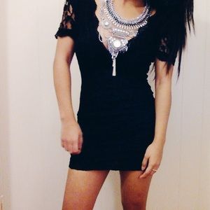Tobi Deep V Lace bodycon Dress