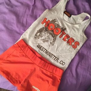 Hooters outfit