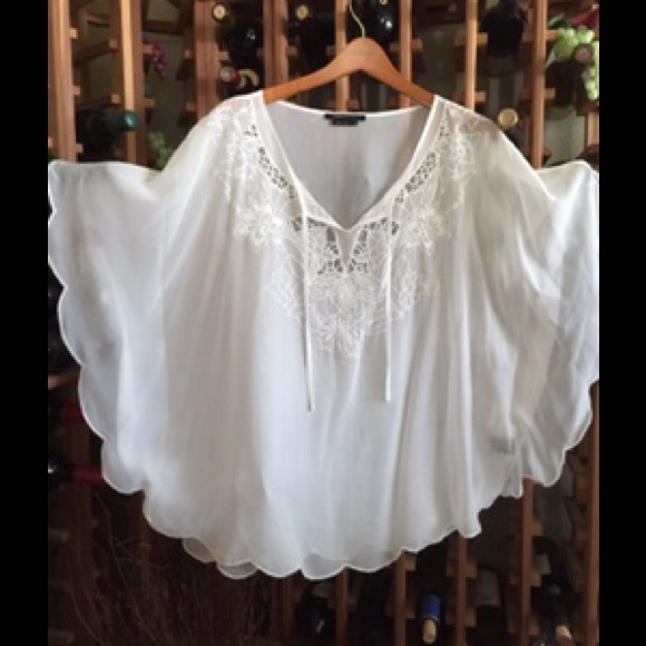 BCBG Sheer white off top - Picture 4 of 4