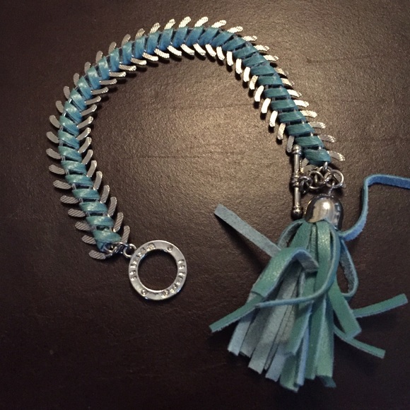 Nissa Jewelry - Nissa bracelet - blue faux leather and silver