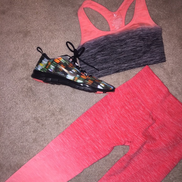 No brand Tops - Ombré sports bra and Ombré coral pants