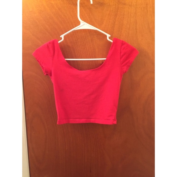 Red crop top - Picture 1 of 3