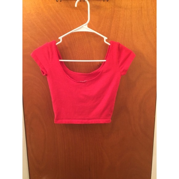 Red crop top - Picture 2 of 3
