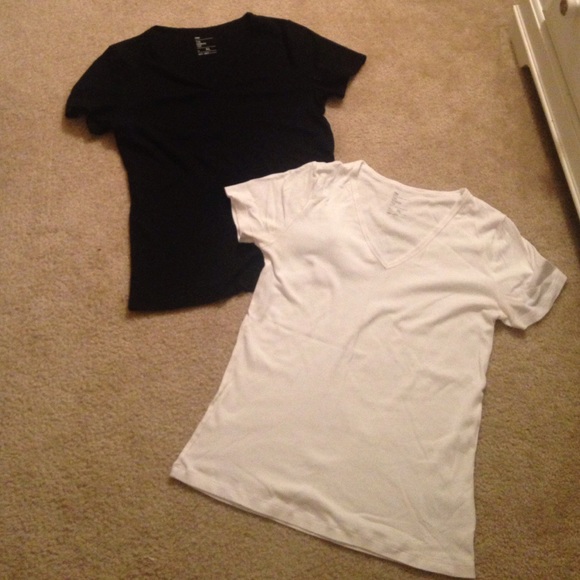 BUNDLE SOLD - VNeck Shirts