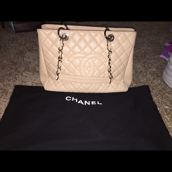 Chanel handbag 100%real