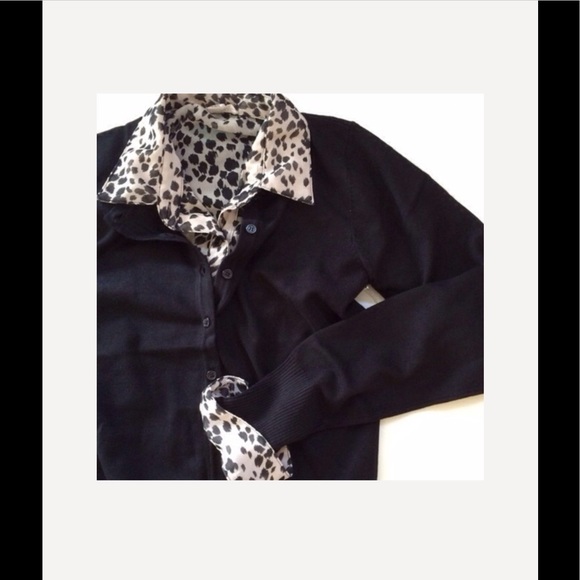 Sweaters - Cardigan in Black